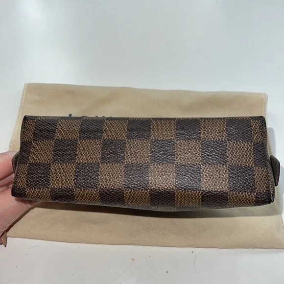 Authentic Louis Vuitton DE Vintage Cosmetic Pouch - Picture 2 of 11
